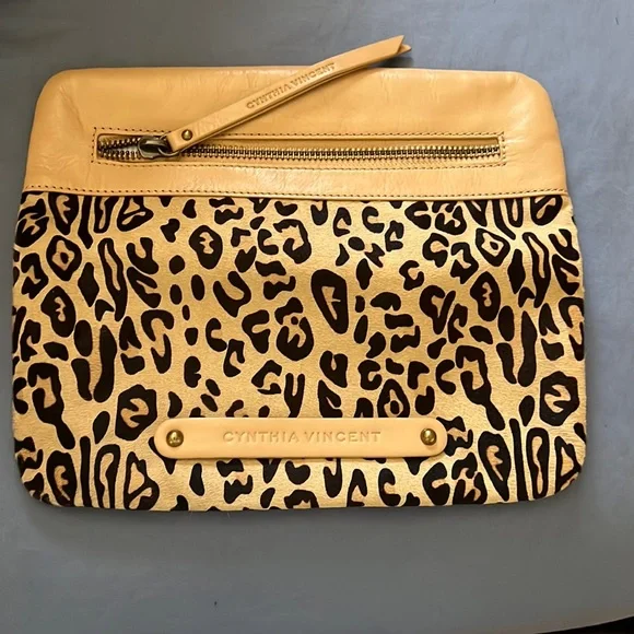 12th Street by Cynthia Vincent clutch bag - Picture 2 of 6